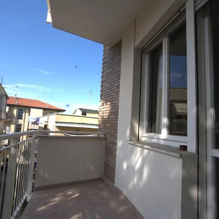 Guesthost - Spacious Flat San Giuliano Mare *